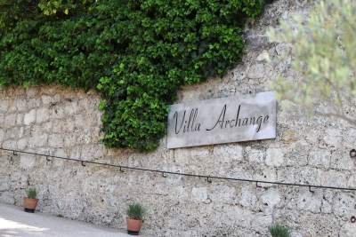 Muret Villa Archange, Bruno Oger et ses équipes Chef doublement étoilé près de Cannes 