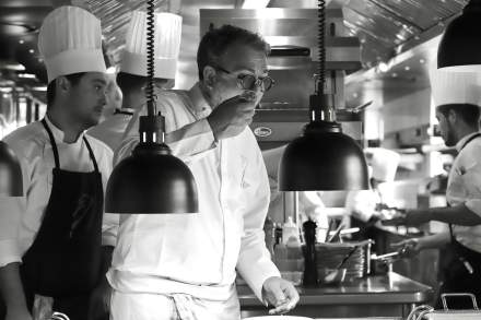 Cuisinier Bruno Oger et ses équipes Chef doublement étoilé près de Cannes